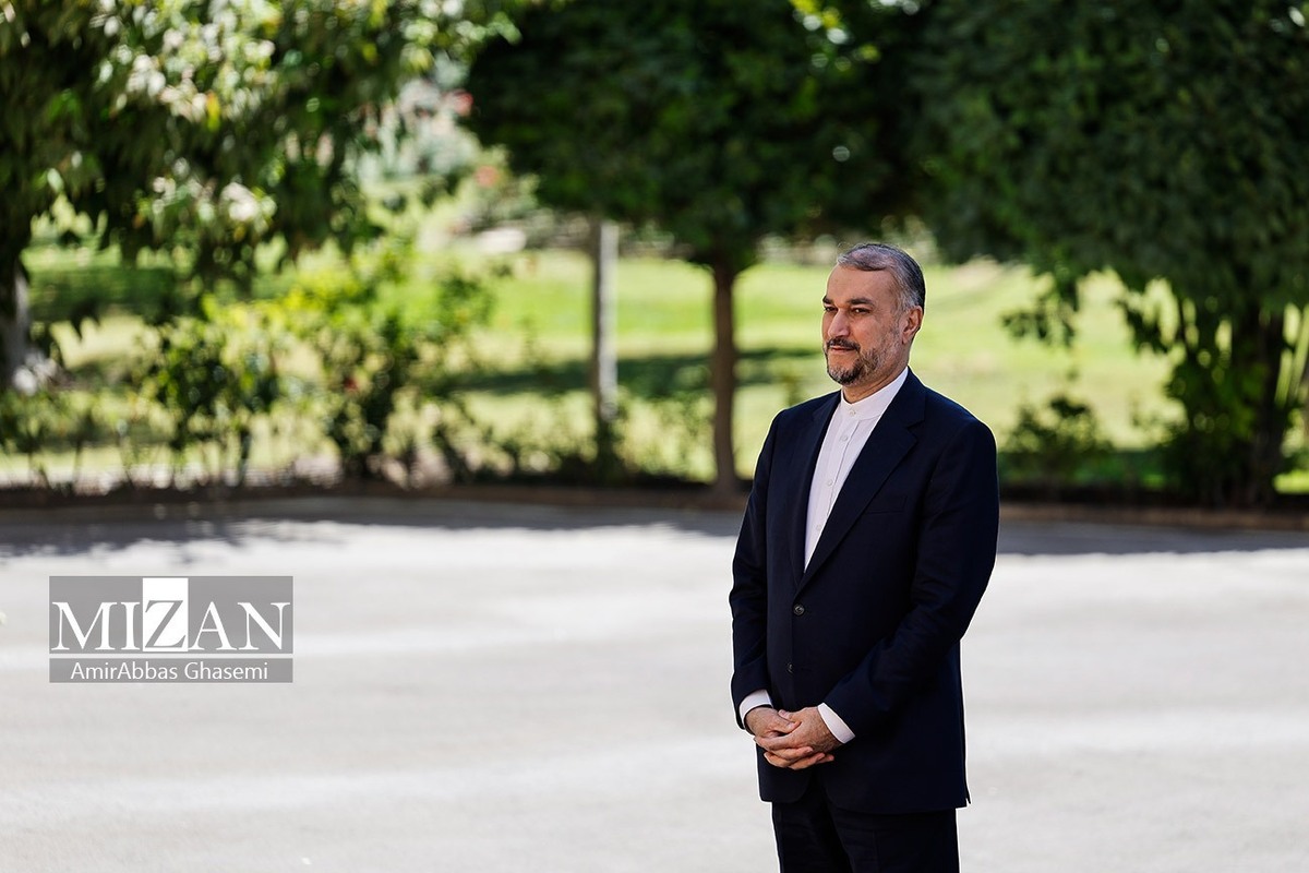 وزیر امور خارجه به ارمنستان سفر کرد