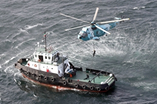 اجرای عملیات آزادسازی کشتی ربوده شده توسط دزدان دریایی در رزمایش مرکب کمربند امنیت دریایی ۲۰۲۴
