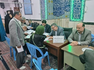 مسئولان قضایی به درخواست‌های حقوقی و قضایی ۵۰ نفر از مردم در مسجد قائم (عج) رسیدگی کردند