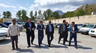 دادستان عمومی و انقلاب مرکز استان لرستان از پارکینگ خودرو‌های توقیفی بازدید کرد