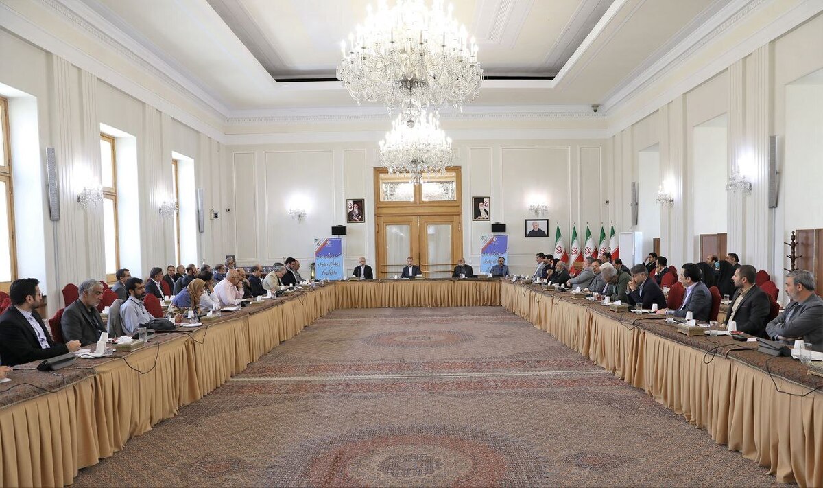 نشست هم‌اندیشی وزیر امور خارجه با مدیران عامل رسانه‌های جمعی