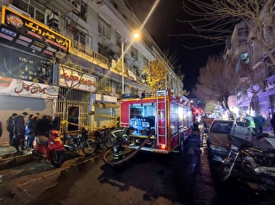 اطفای حریق در خیابان لاله‌زار تهران؛ حادثه تلفات نداشت