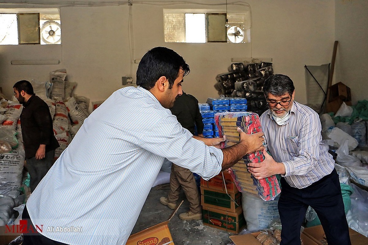 اهدای ۱۴۰ بسته معیشتی به خانواده‌های زندانیان شهرستان بناب