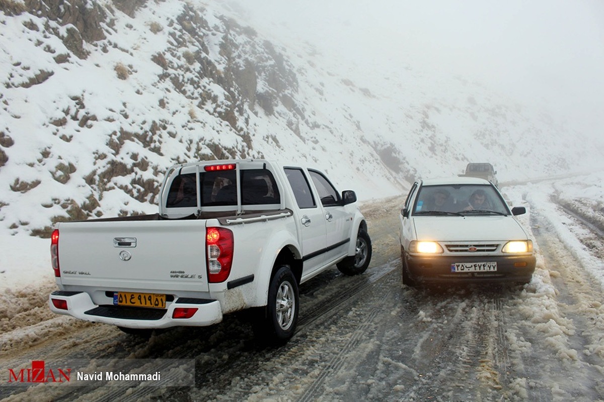 بارش برف و باران در محور‌های چالوس، هراز، فیروزکوه و آزادراه تهران شمال 