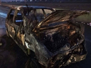 واژگونی پراید در اتوبان قم- تهران منجر شعله‌ور شدن خودرو و مرگ ۳ نفر شد