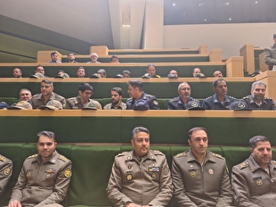حضور جمعی از فرماندهان و مدیران ارشد ستاد ارتش در صحن علنی مجلس