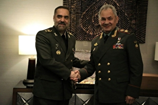 وزرای دفاع ایران و روسیه در آستانه دیدار کردند